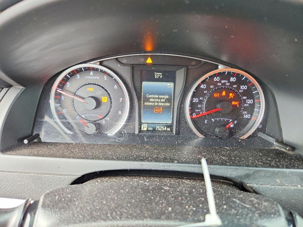 2016 TOYOTA CAMRY SE photo 17