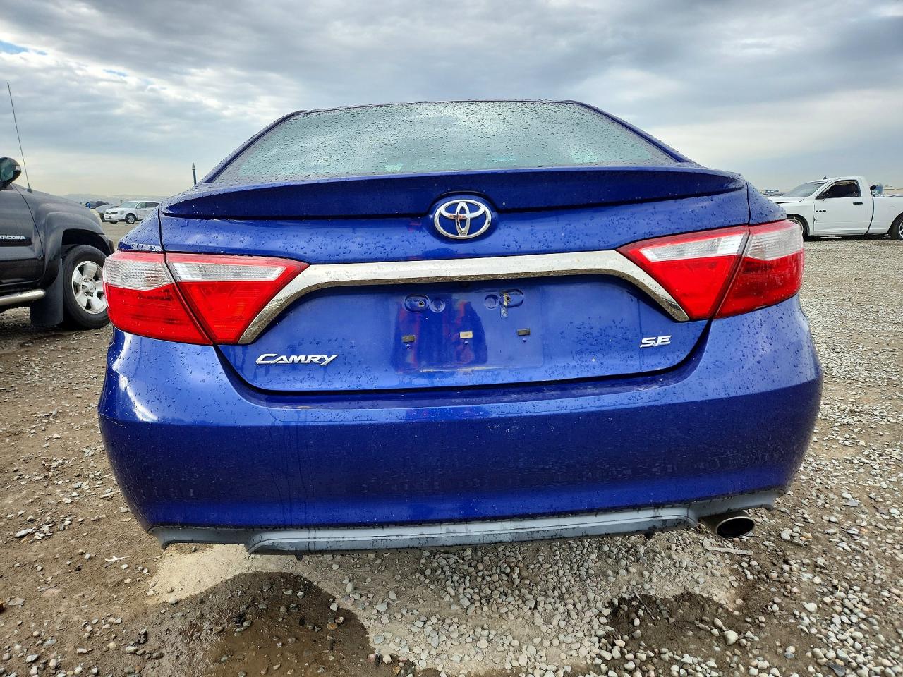 2016 TOYOTA CAMRY SE photo 11