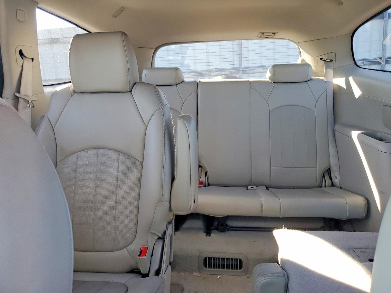 2011 BUICK ENCLAVE CXL photo 10