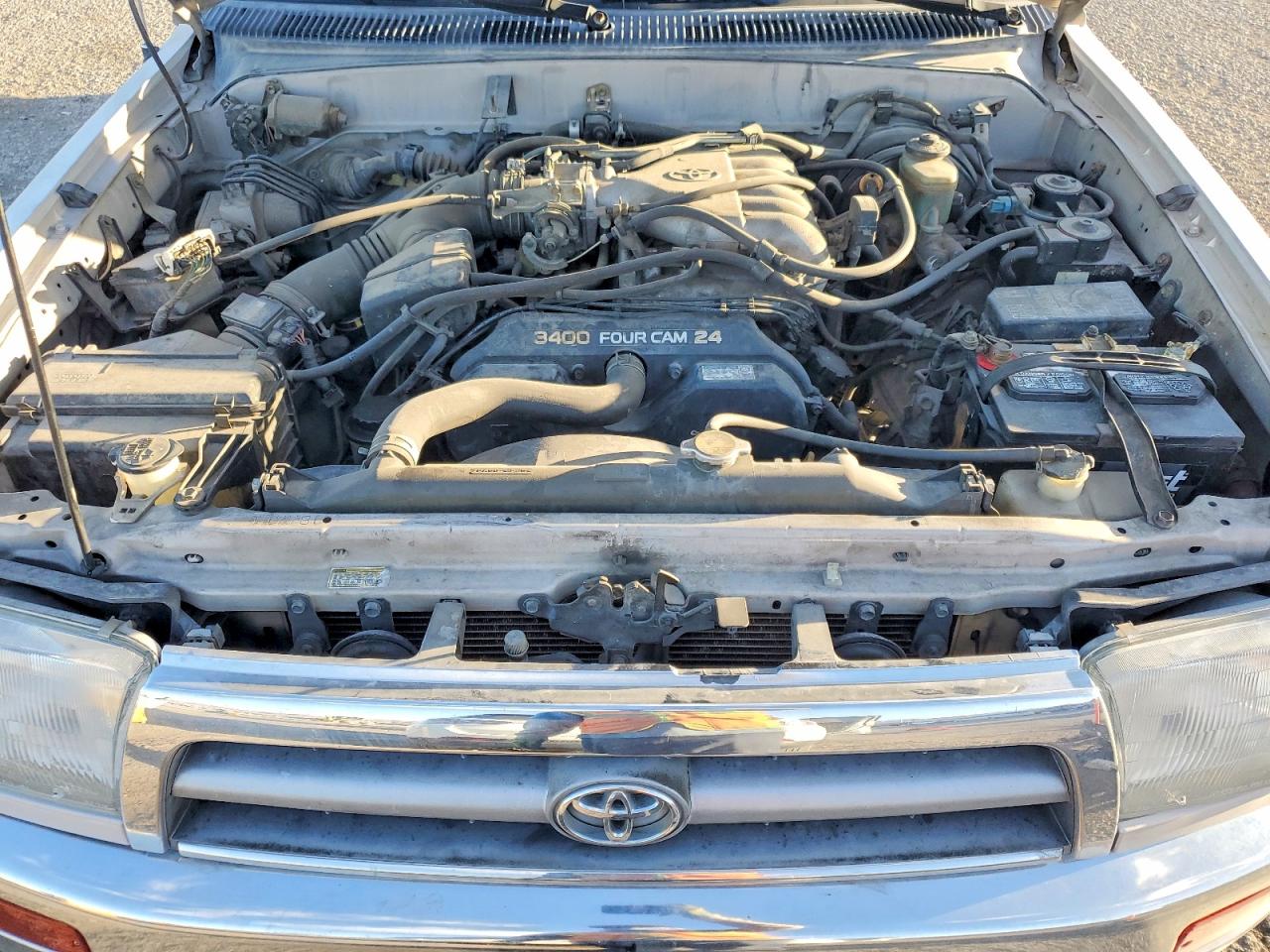 1997 TOYOTA 4RUNNER SR5 photo 12