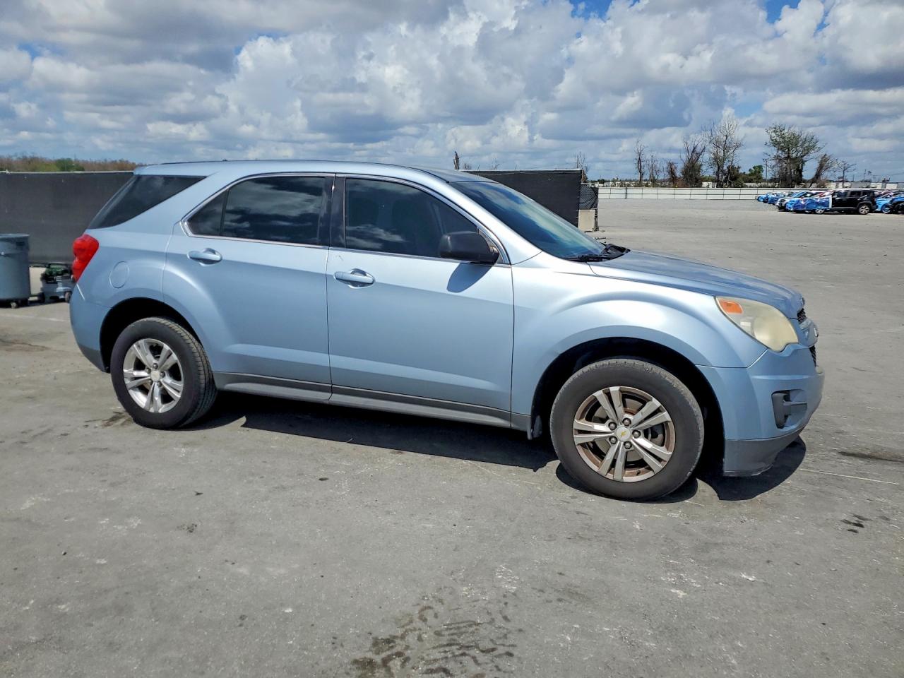 2014 CHEVROLET EQUINOX LS photo 4