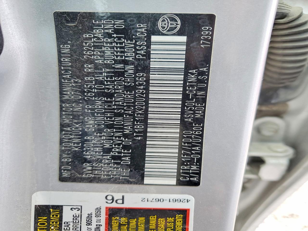 2013 TOYOTA CAMRY LE photo 12