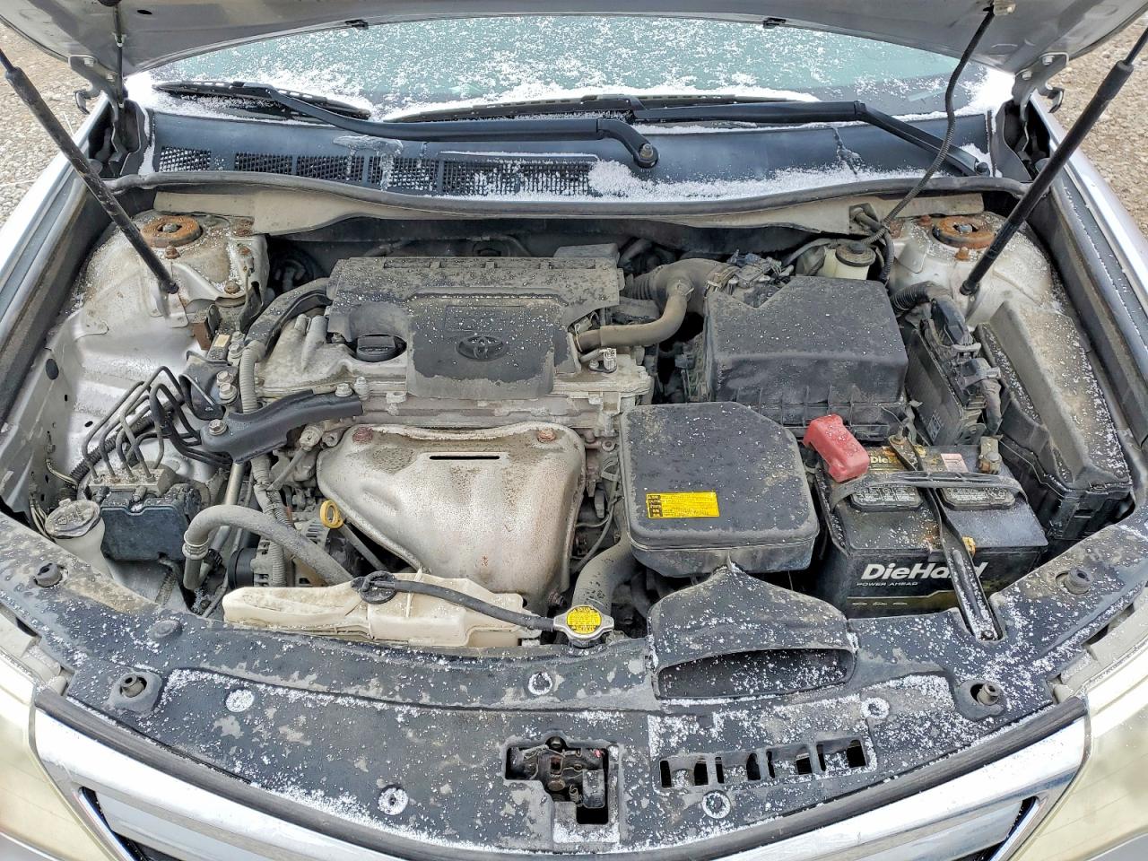 2013 TOYOTA CAMRY LE photo 11