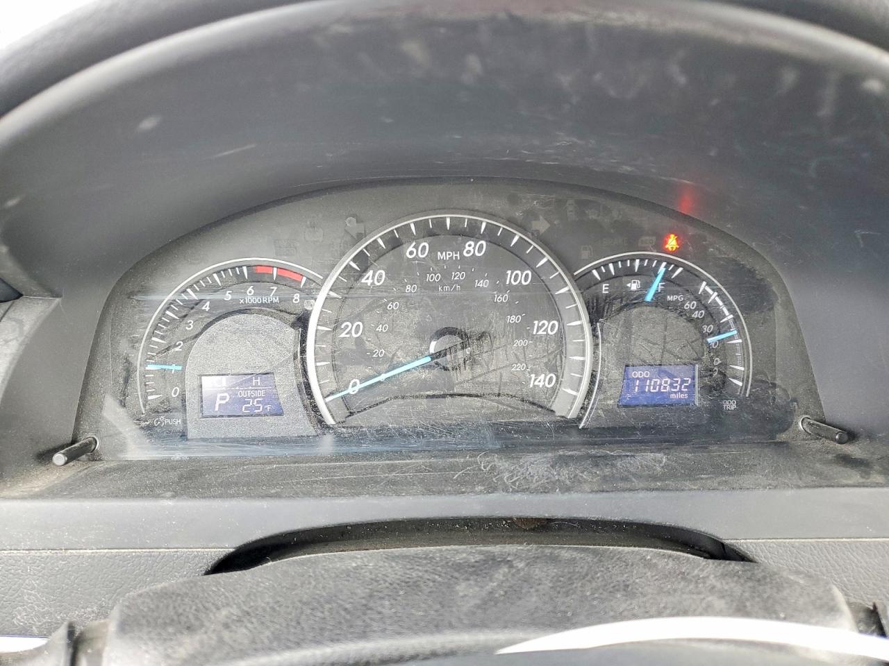 2013 TOYOTA CAMRY LE photo 9