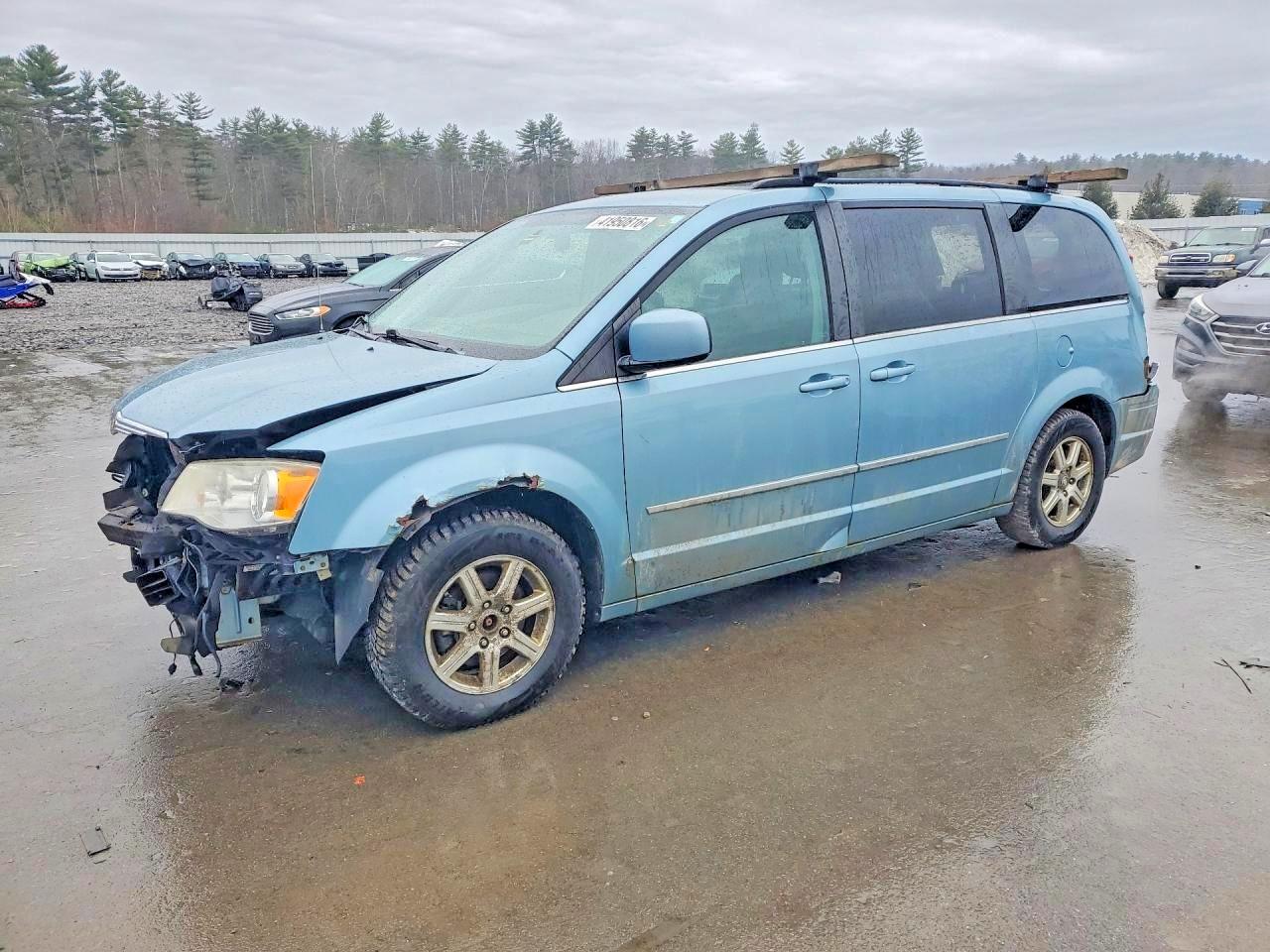2010 CHRYSLER TOWN & COUNTRY