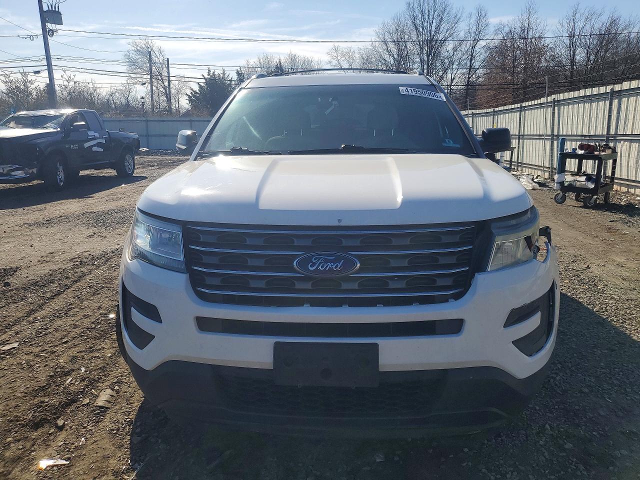 2016 FORD EXPLORER photo 9