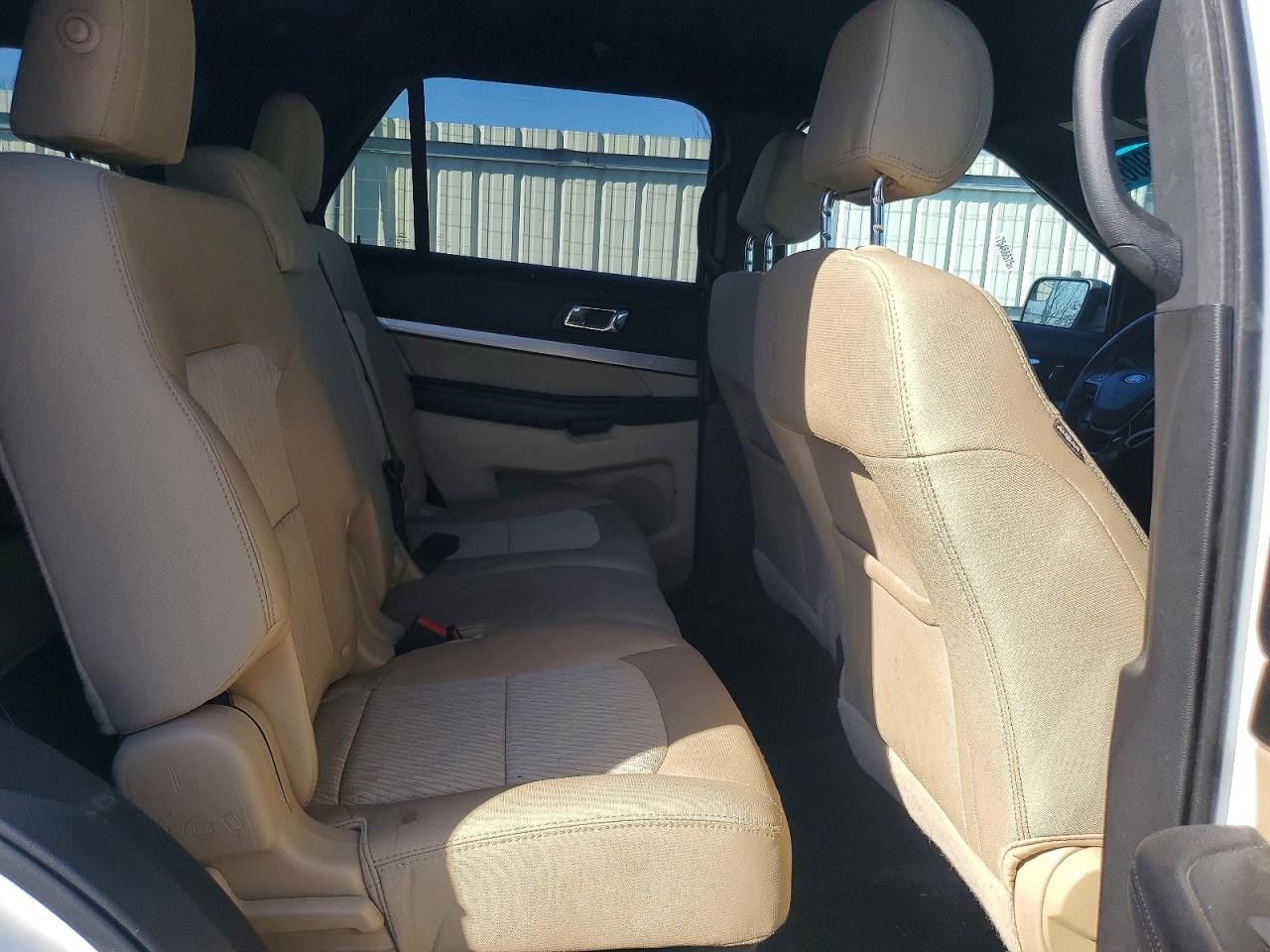 2016 FORD EXPLORER photo 21