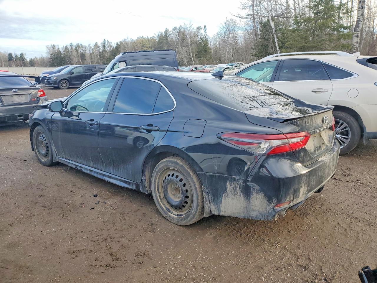 2022 TOYOTA CAMRY XLE photo 3