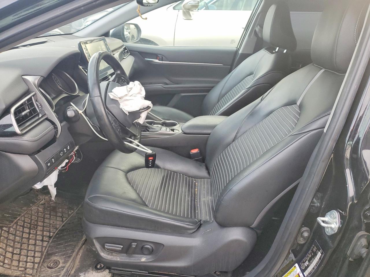 2022 TOYOTA CAMRY XLE photo 13