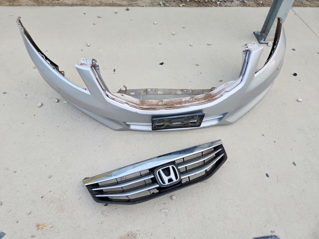 2011 HONDA ACCORD LX photo 23