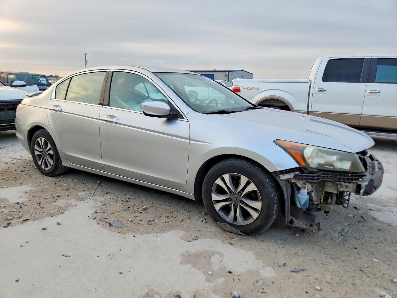 2011 HONDA ACCORD LX photo 7