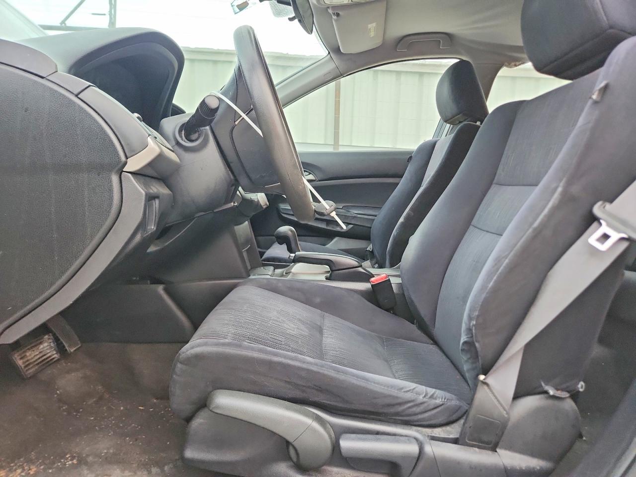 2011 HONDA ACCORD LX photo 13