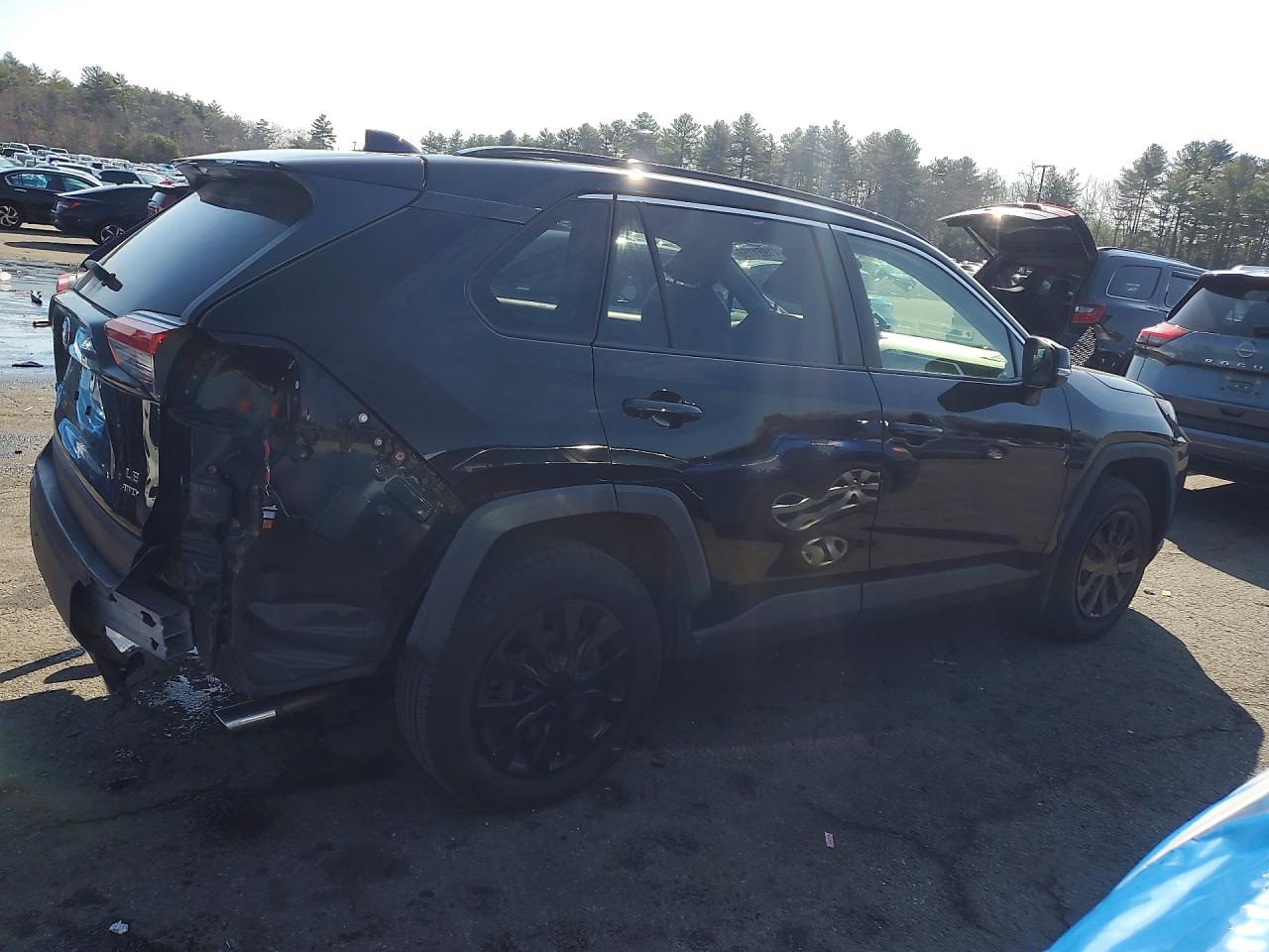 2019 TOYOTA RAV4 LE photo 5