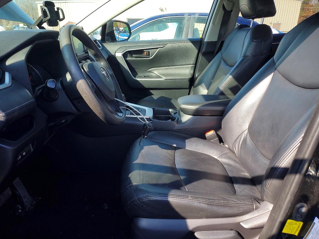 2019 TOYOTA RAV4 LE photo 13