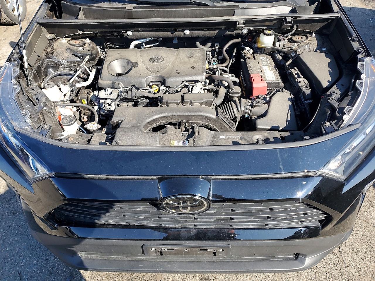 2019 TOYOTA RAV4 LE photo 21