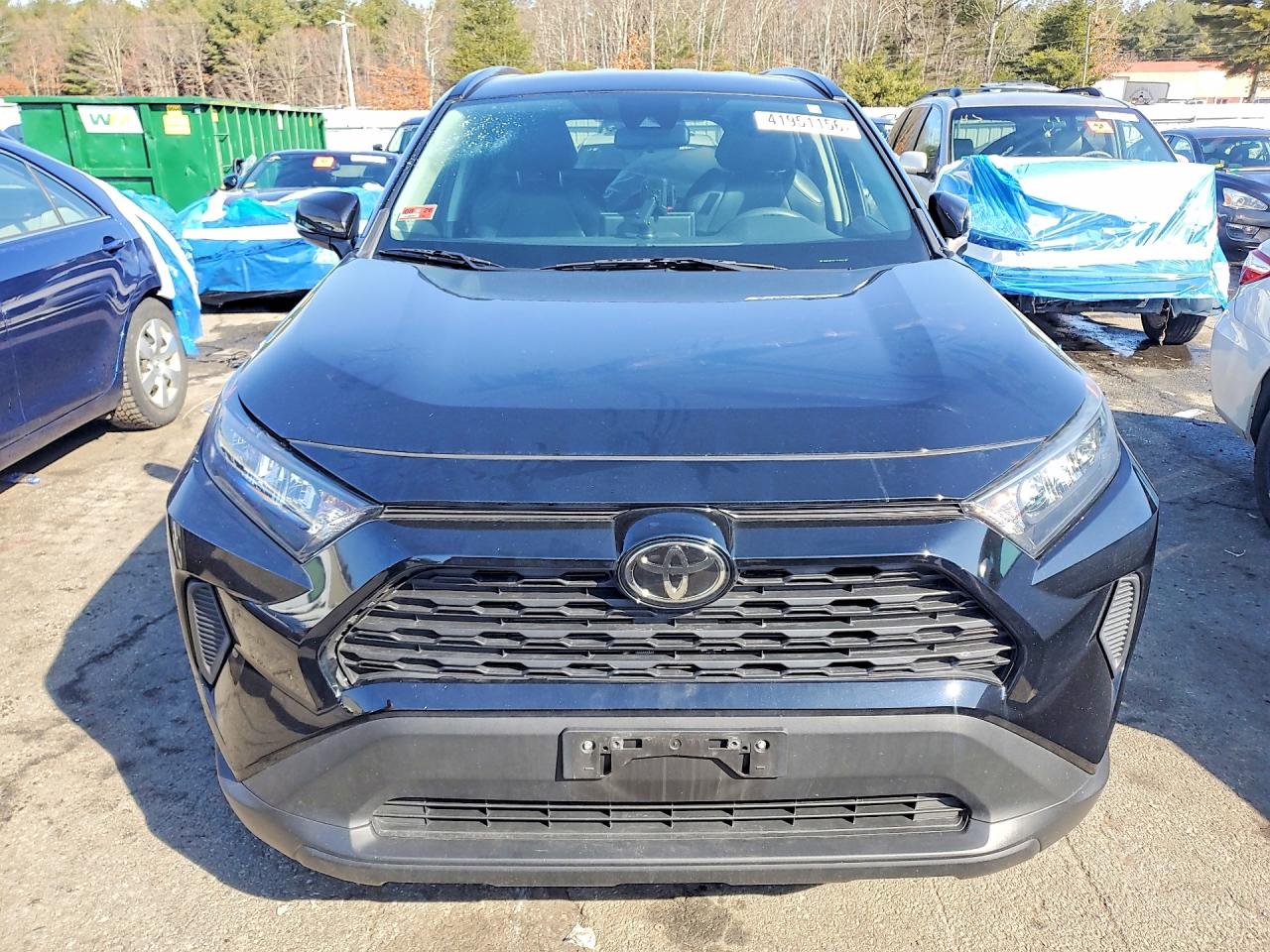 2019 TOYOTA RAV4 LE photo 9