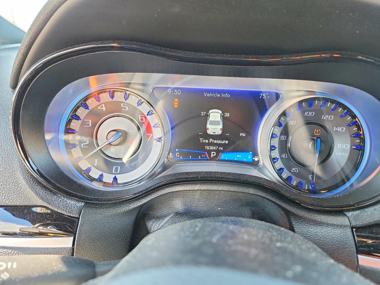 2019 CHRYSLER 300 S photo 25