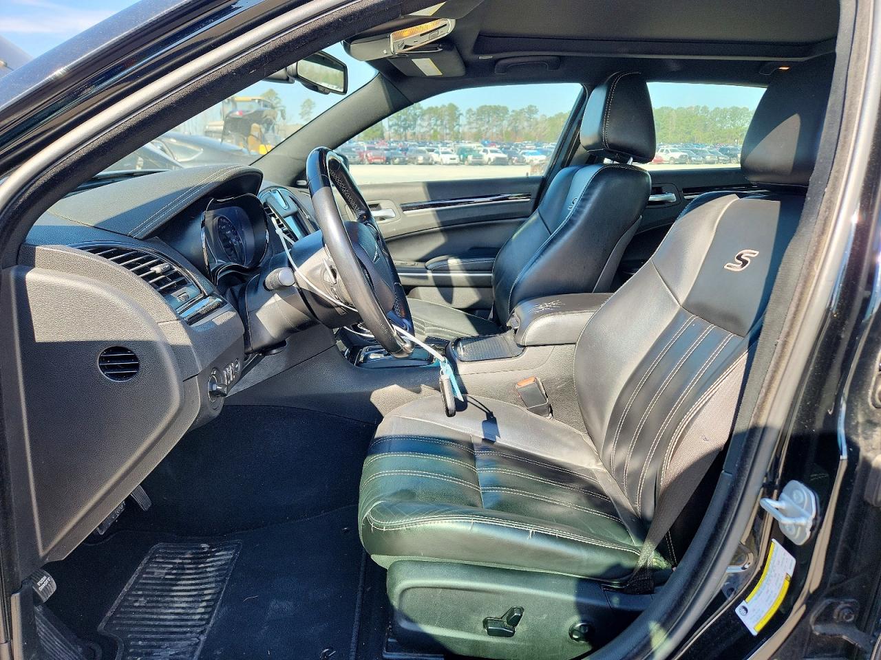 2019 CHRYSLER 300 S photo 19