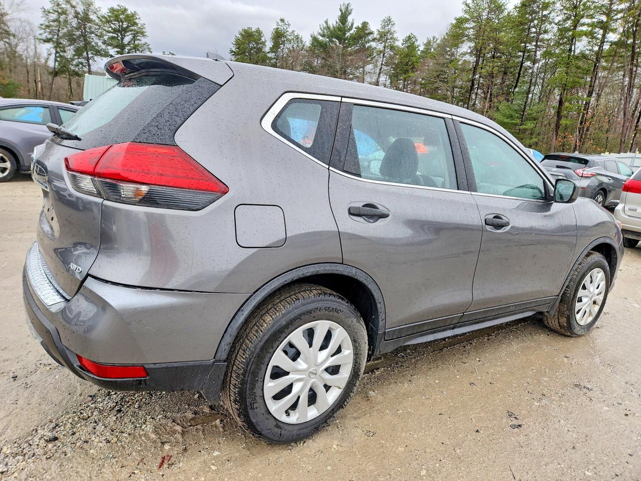 2017 NISSAN ROGUE S photo 3