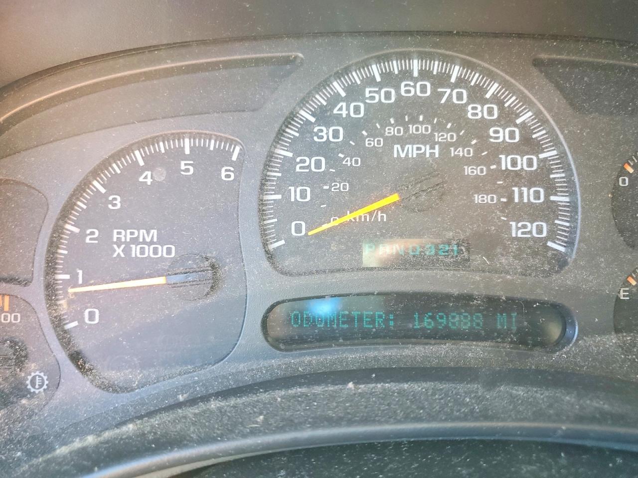 2004 CHEVROLET SILVERADO K2500 photo 9