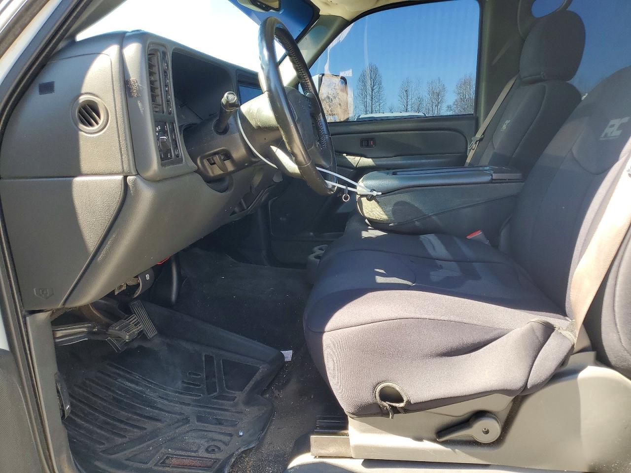 2004 CHEVROLET SILVERADO K2500 photo 7