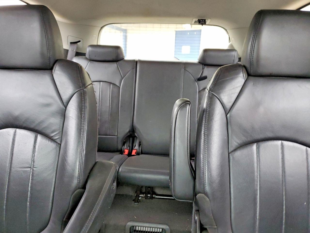 2011 BUICK ENCLAVE CXL photo 19