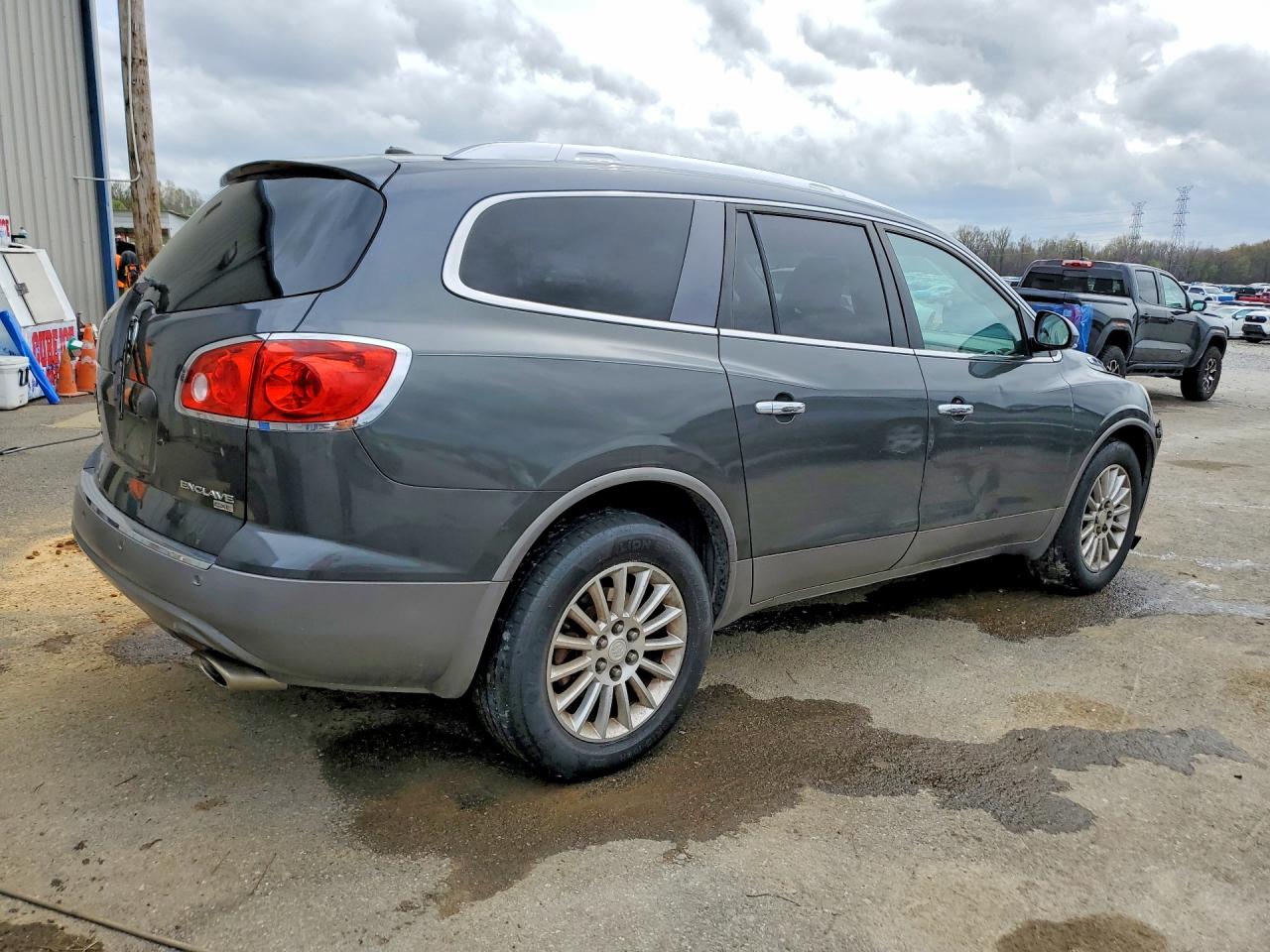 2011 BUICK ENCLAVE CXL photo 5