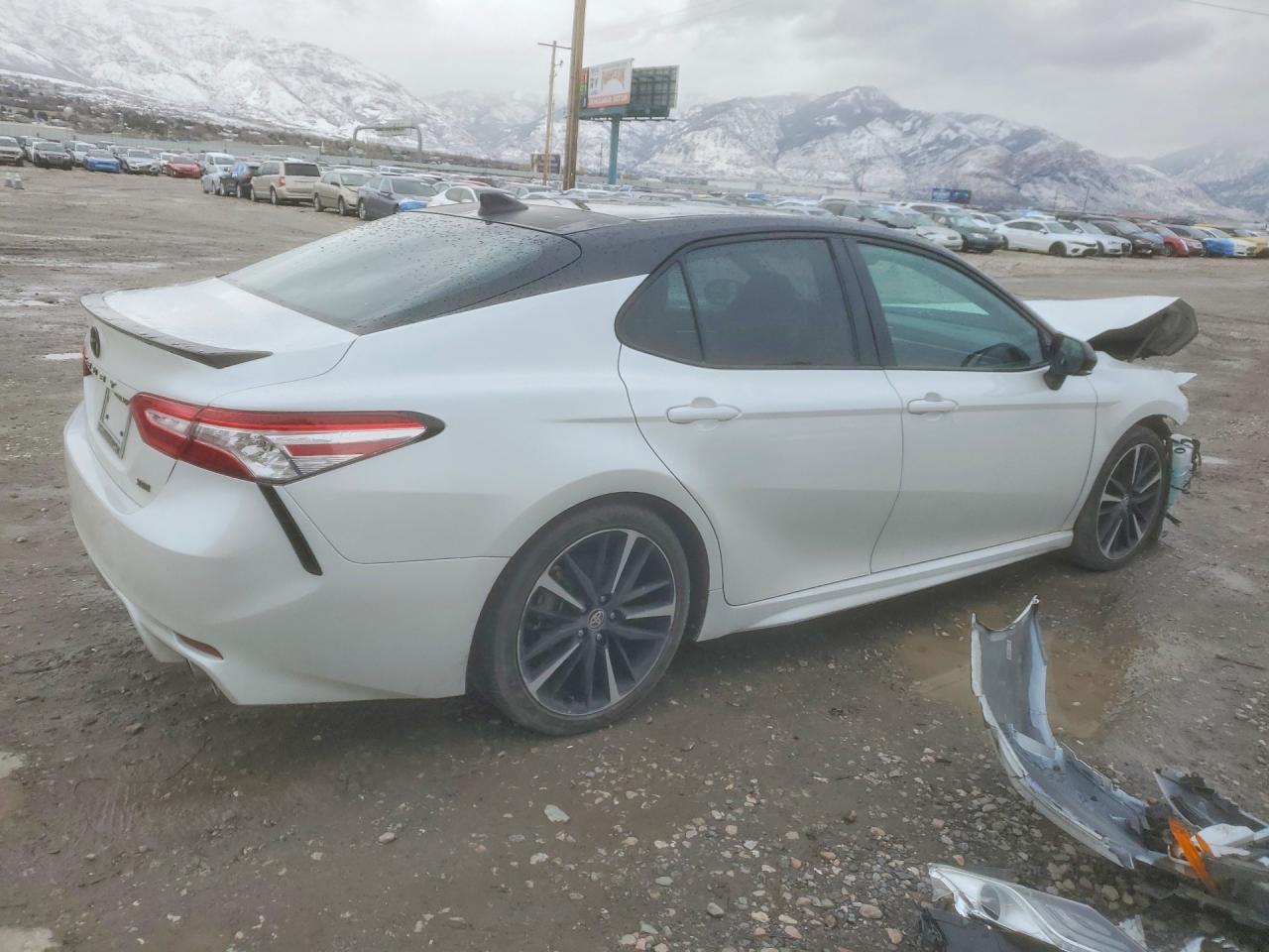 2020 TOYOTA CAMRY XSE V6 photo 5