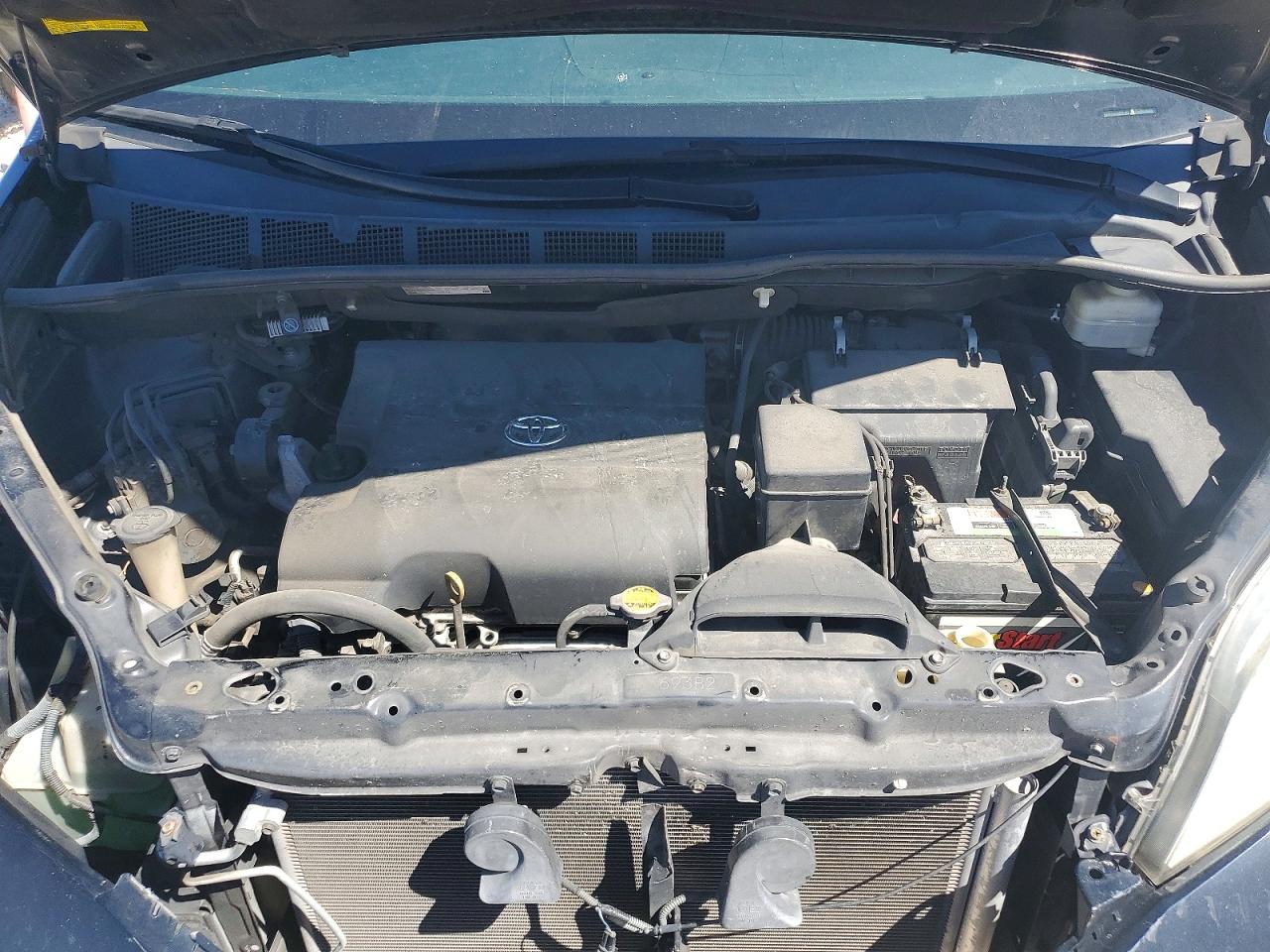 2016 TOYOTA SIENNA LE 8-PASSENGER photo 12