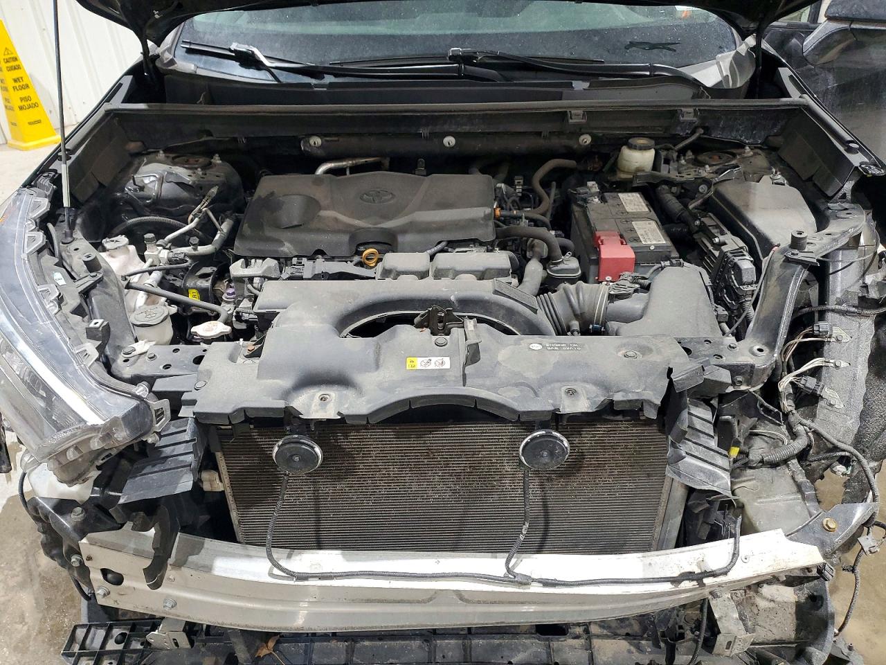 2019 TOYOTA RAV4 LE photo 34