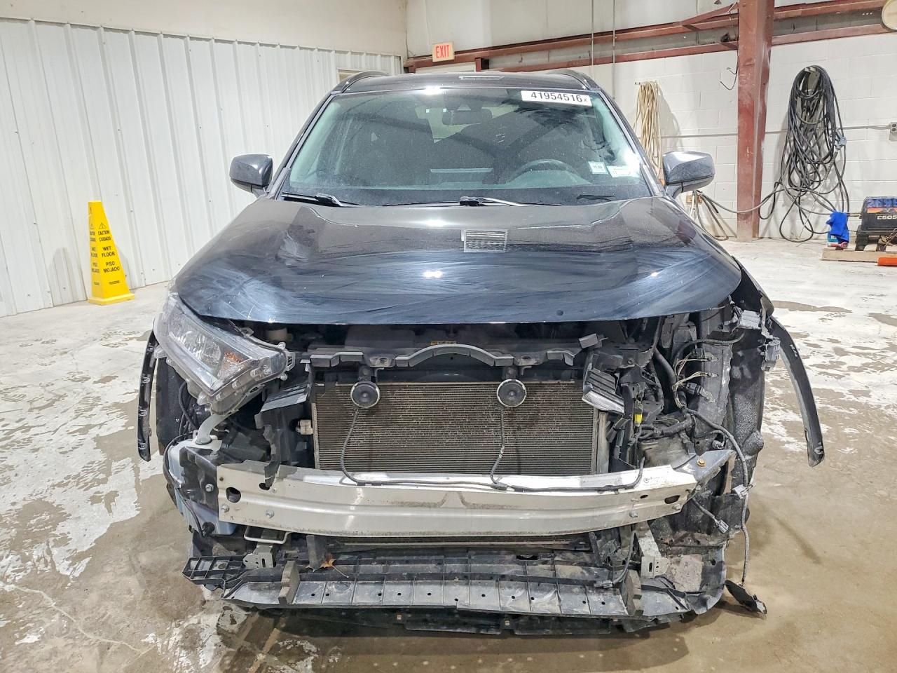 2019 TOYOTA RAV4 LE photo 13