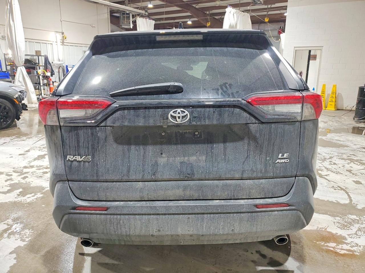 2019 TOYOTA RAV4 LE photo 16