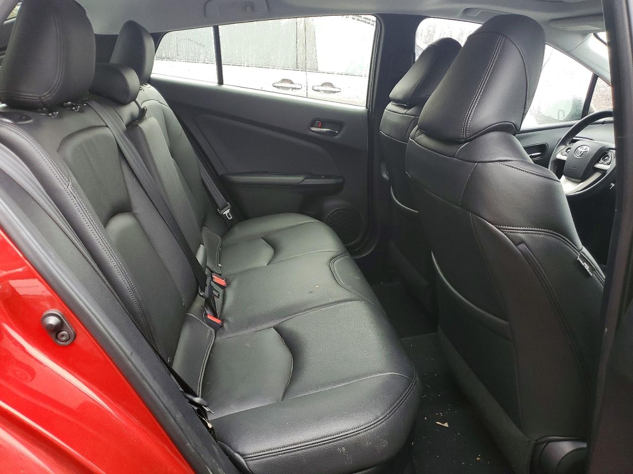 2017 TOYOTA PRIUS FOUR photo 10
