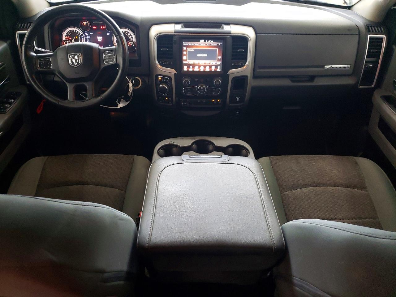 2017 RAM 1500 SLT photo 8