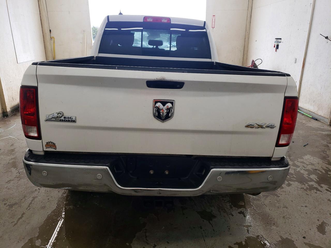 2017 RAM 1500 SLT photo 6