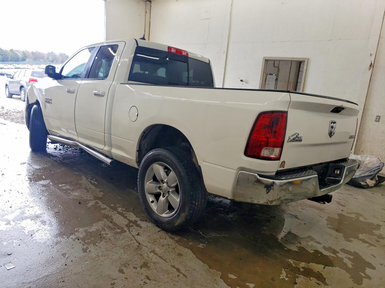 2017 RAM 1500 SLT photo 2