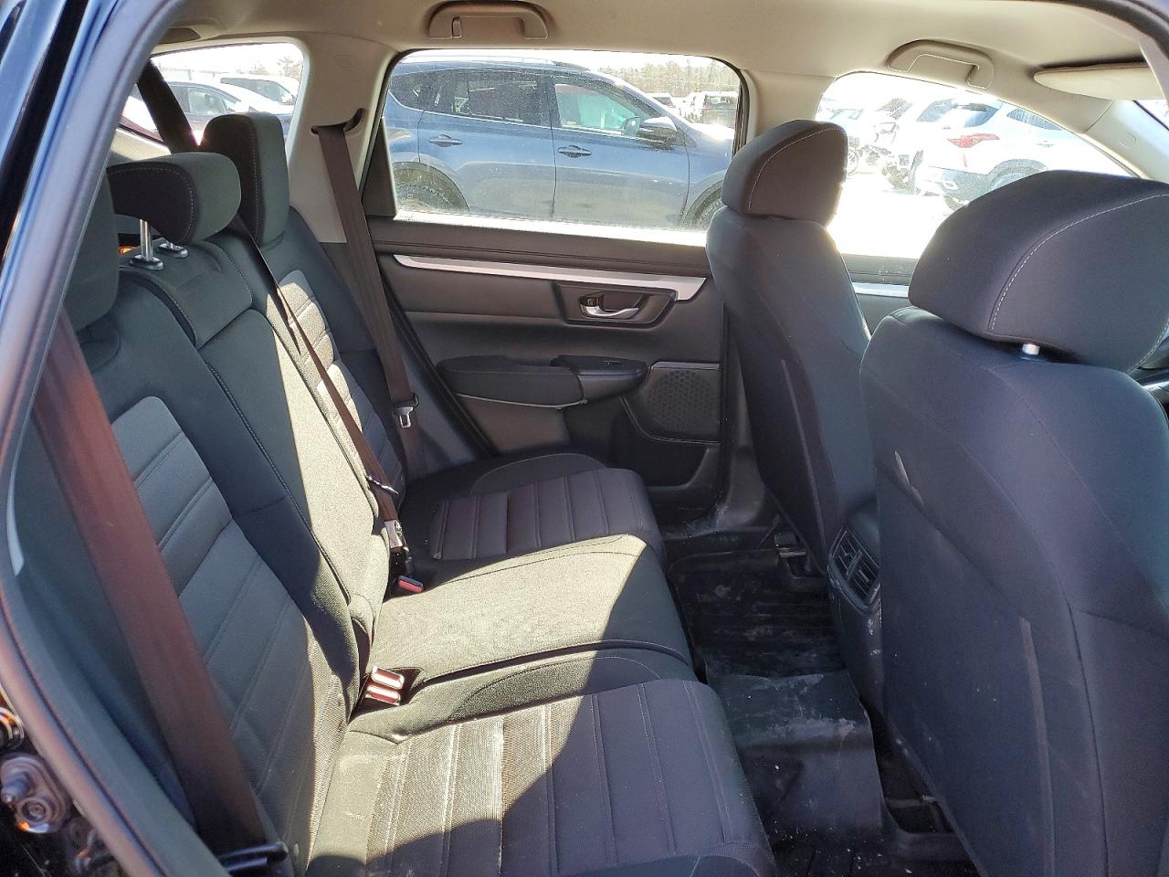 2017 HONDA CR-V LX photo 11