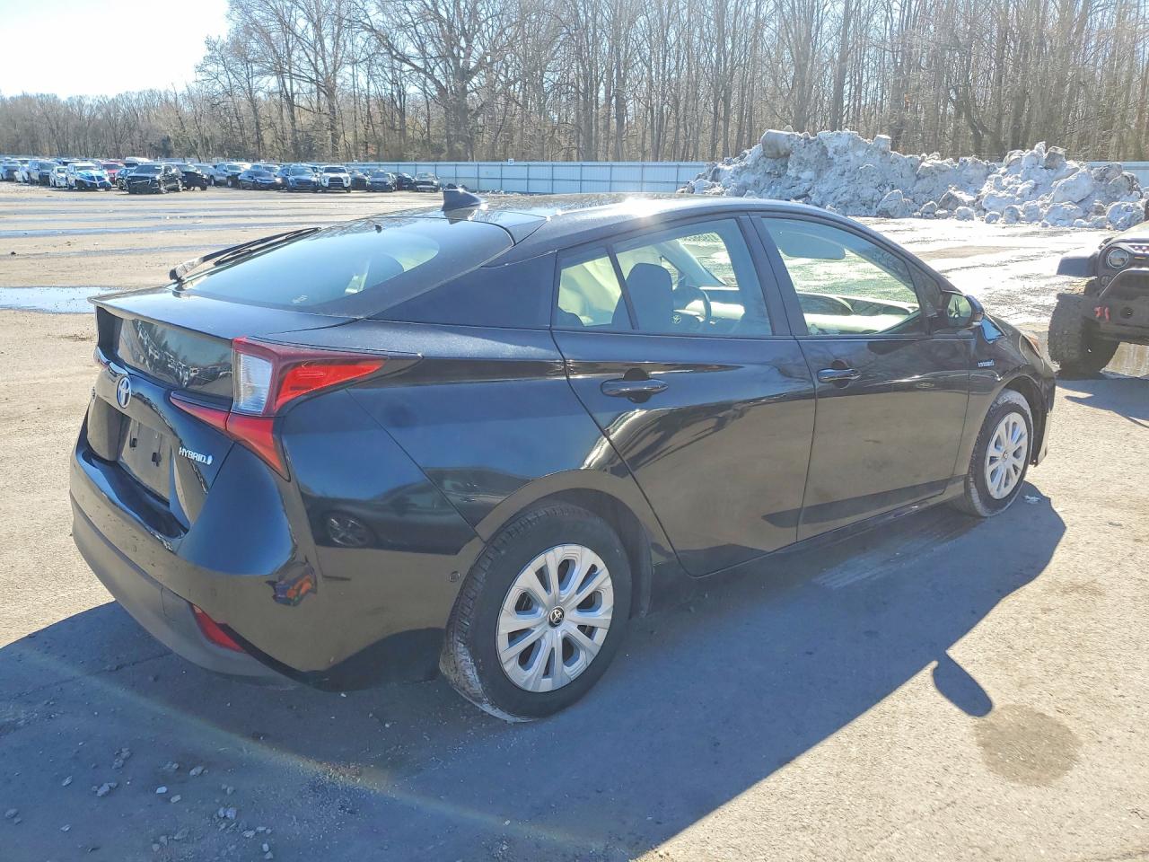 2019 TOYOTA PRIUS LE photo 3