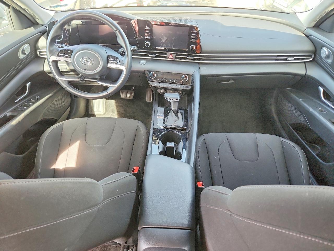 2022 HYUNDAI ELANTRA SEL photo 29