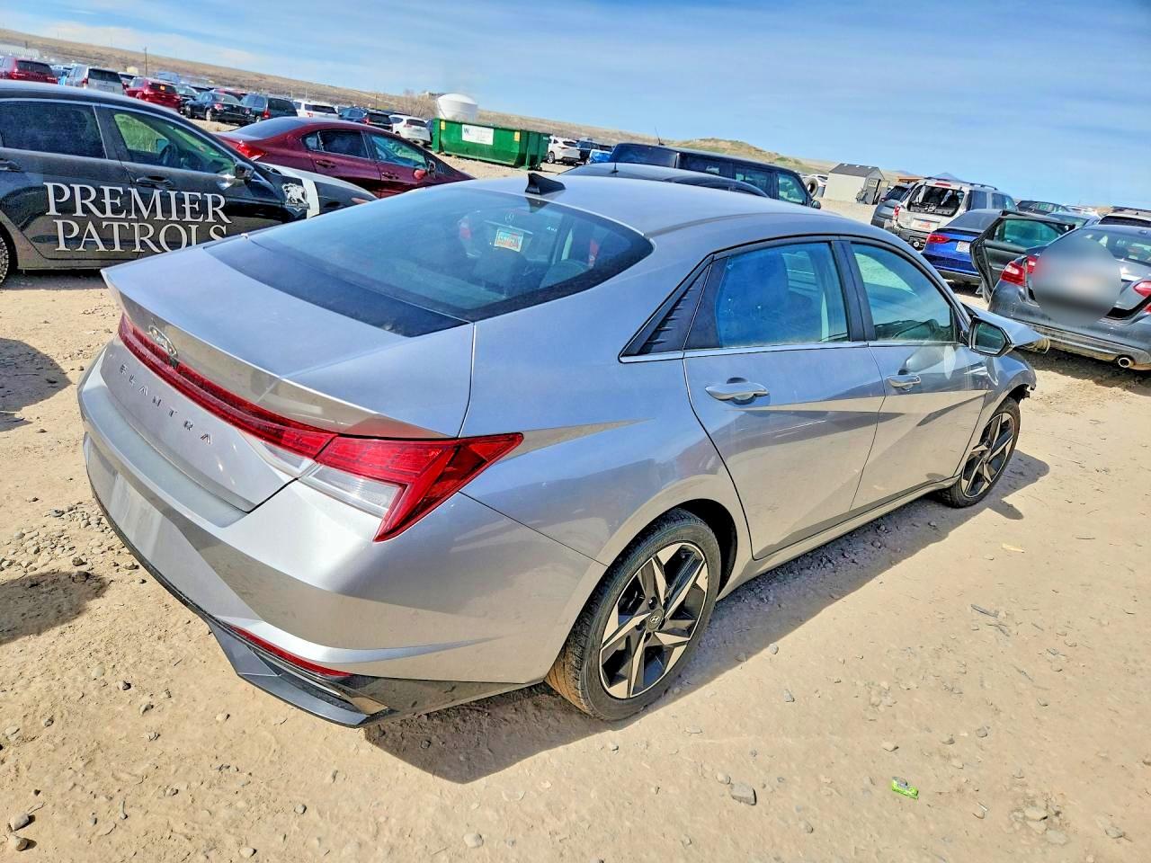 2022 HYUNDAI ELANTRA SEL photo 9
