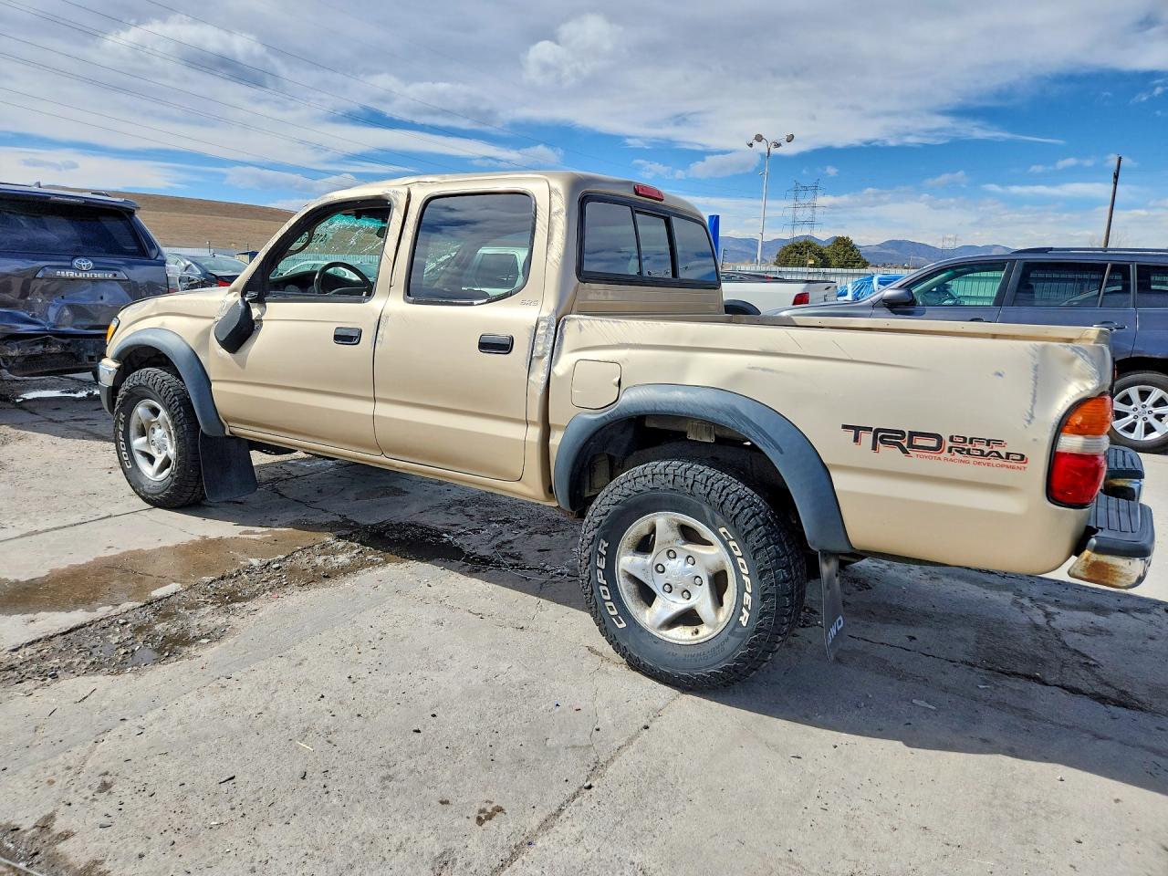 2002 TOYOTA TACOMA V6 photo 2