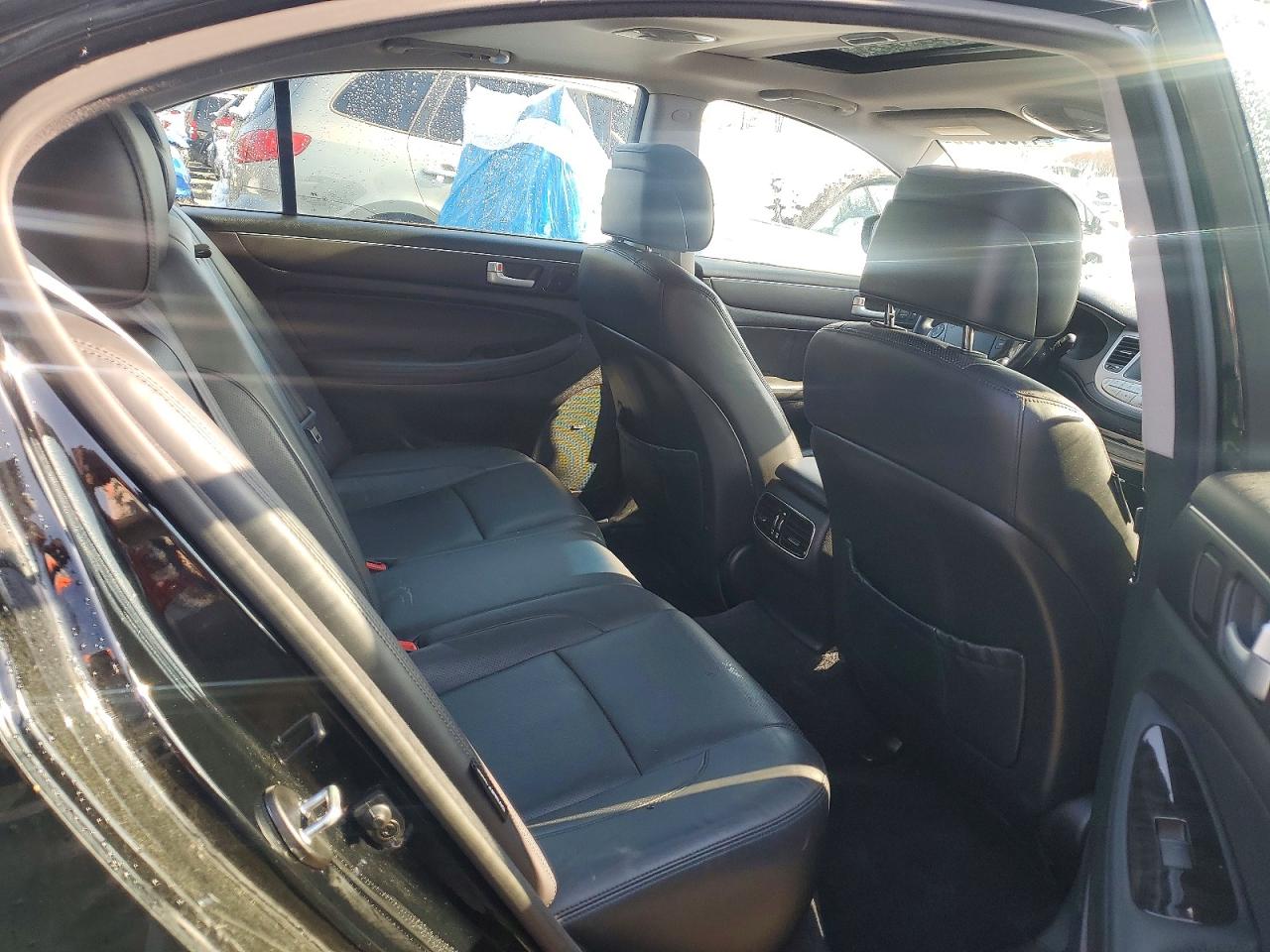 2013 HYUNDAI GENESIS photo 28