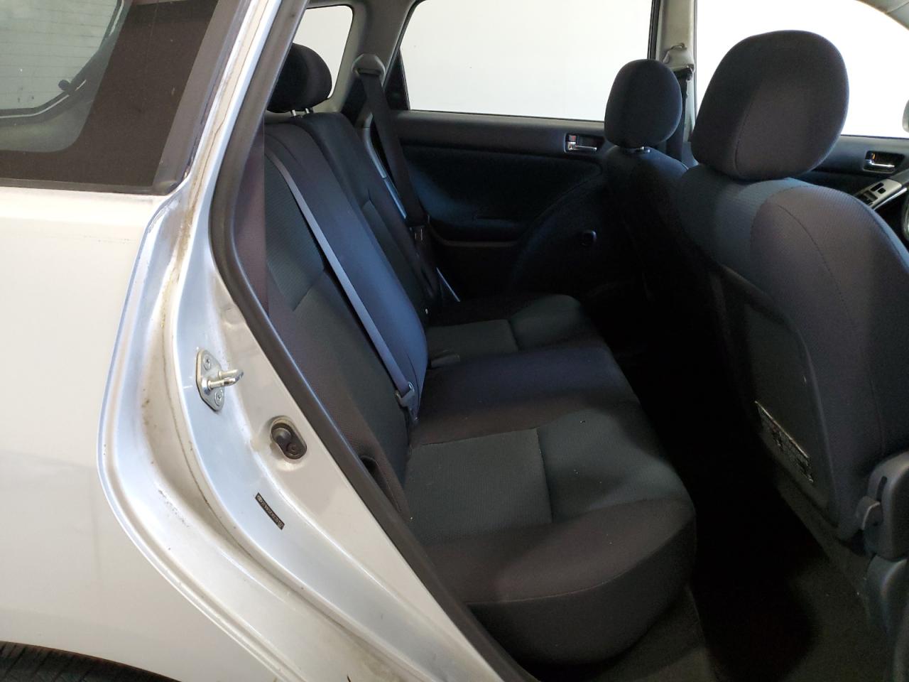 2005 TOYOTA COROLLA MATRIX XR photo 19