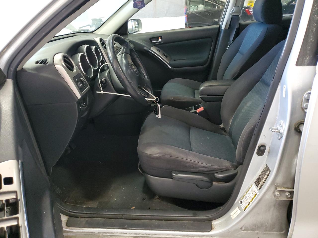 2005 TOYOTA COROLLA MATRIX XR photo 13