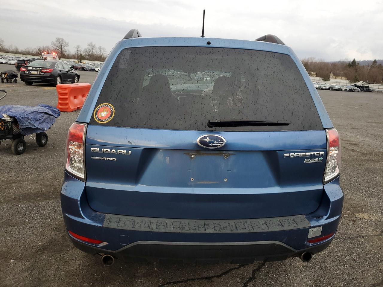 2010 SUBARU FORESTER photo 11