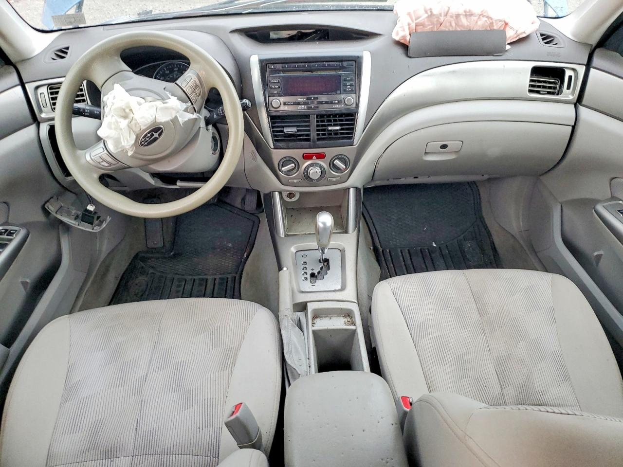 2010 SUBARU FORESTER photo 15