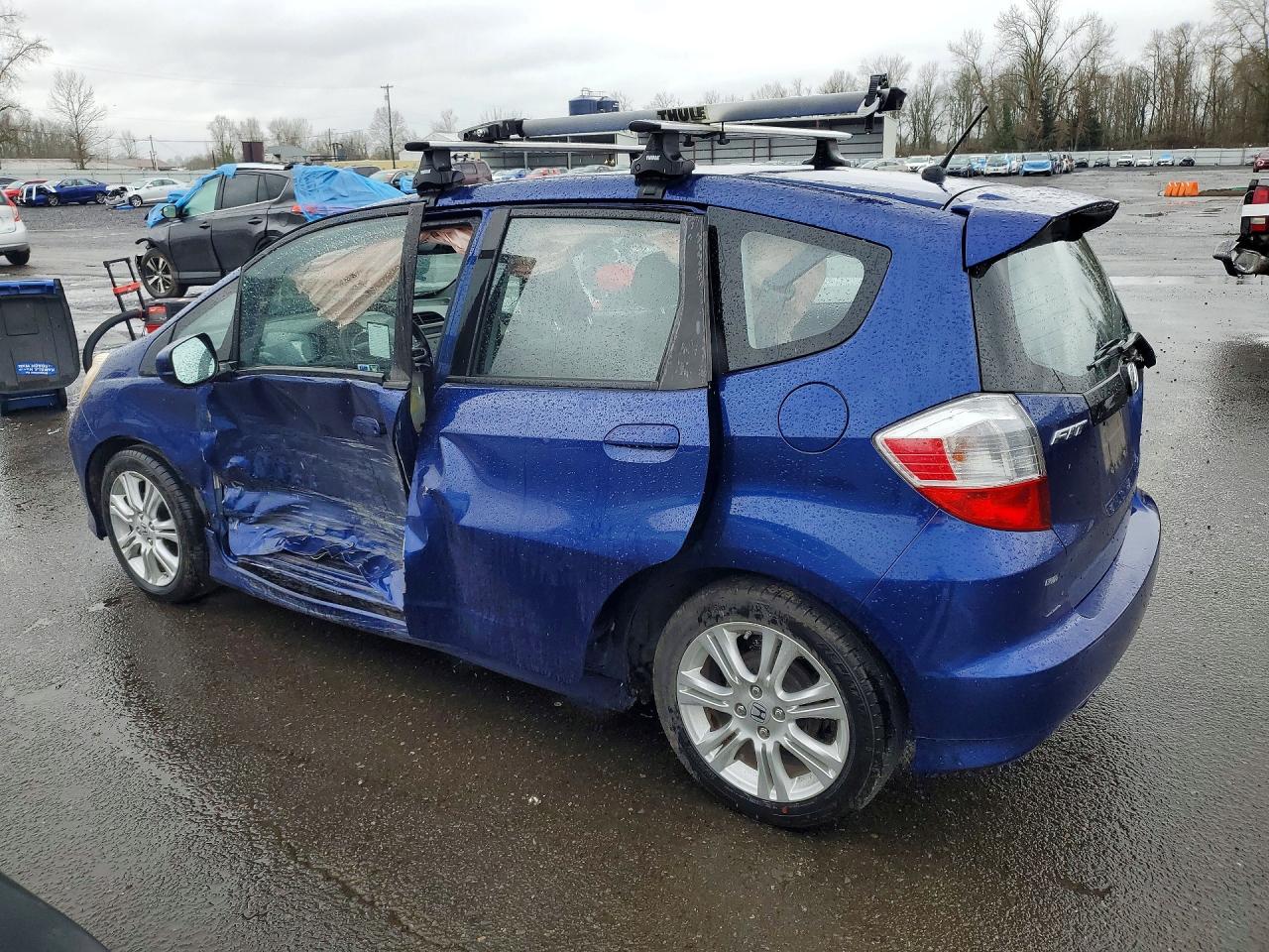 2011 HONDA FIT SPORT photo 2