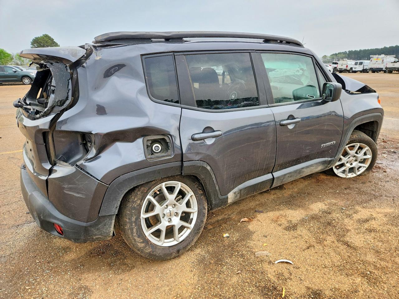 2023 JEEP RENEGADE LATITUDE photo 3