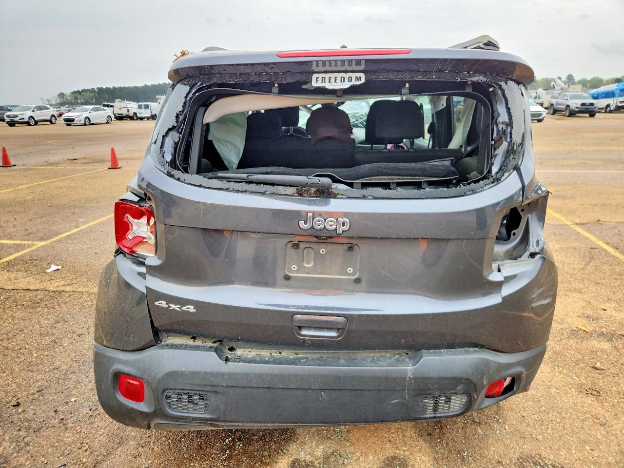 2023 JEEP RENEGADE LATITUDE photo 6