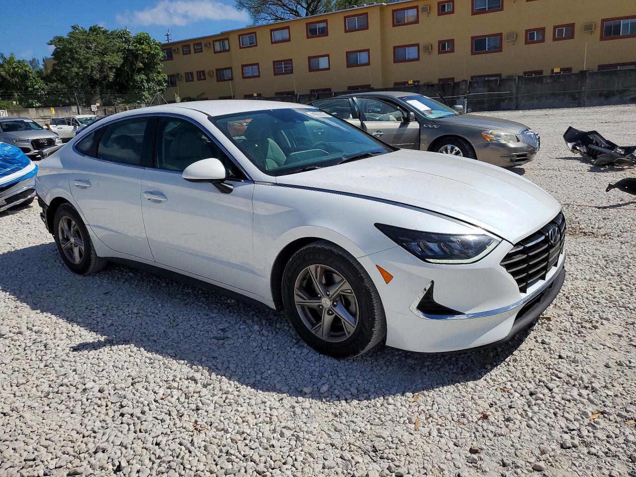 2020 HYUNDAI SONATA SE photo 4